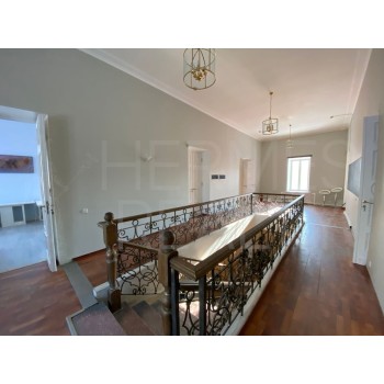 Воронцовский парк, 5 - 304,00 кв.м. - Продажа здания / особняка в ЮЗАО